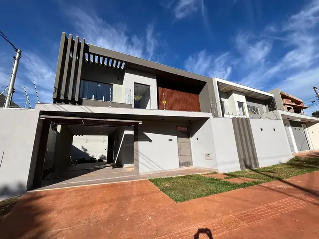 Imagem: A casa possui 3 Dormitórios, 1 Suíte, 5 Banheiros, 4