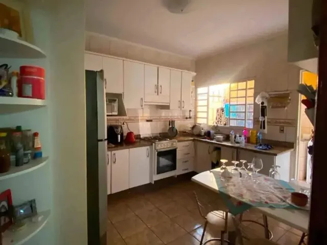 Imagem 9: Térrea para Venda com 360 Metros Quadrados com 3 Quartos em Vila Vilas Boas - Campo
