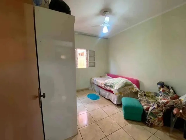 Imagem 3: Térrea para Venda com 360 Metros Quadrados com 3 Quartos em Vila Vilas Boas - Campo