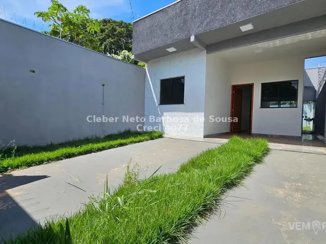 Imagem: A casa possui 2 Dormitórios, 2 Banheiros, 2 Vagas na
