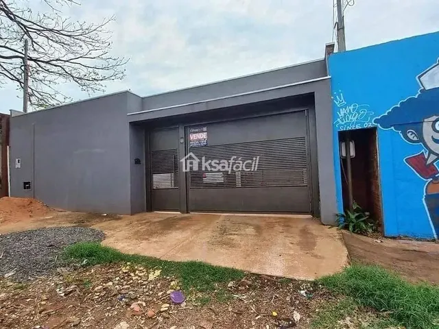 Imagem: A casa possui 1 Dormitório, 2 Banheiros, 4 Vagas na