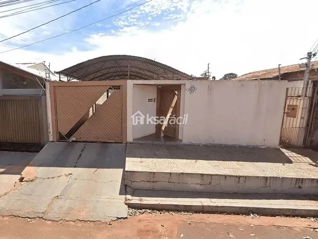 Imagem: A casa possui 1 Dormitório, 1 Banheiro, 233m² de Área e
