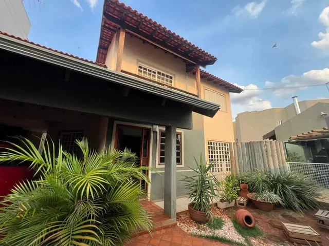 Imagem: A casa possui 1 Dormitório, 2 Suítes, 1 Banheiro, 2 Vagas