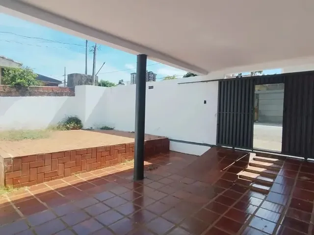 Imagem 4: Sobrado para Venda Possui 450 Metros Quadrados com 6 Quartos em Monte Castelo - Campo Gran