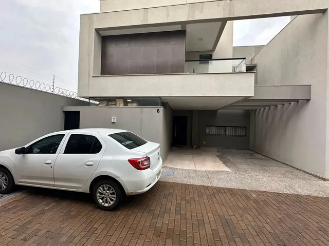 Imagem: A casa possui 2 Dormitórios, 1 Banheiro, 154m² de Área e