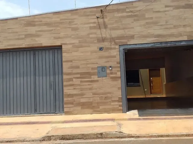 Imagem: A casa possui 3 Dormitórios, 4 Banheiros, 1 Vaga na