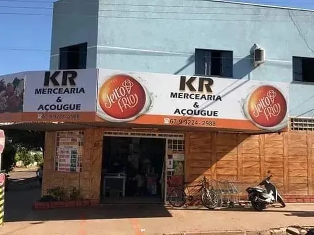 Imagem: A casa possui 3 Dormitórios, 3 Banheiros, 2 Vagas na