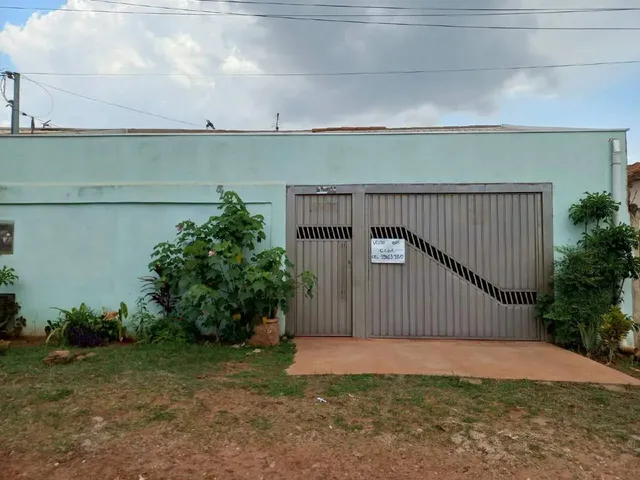 Imagem: A casa possui 2 Dormitórios, 2 Banheiros, 170m² de Área