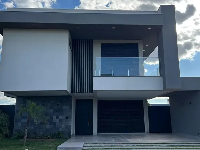 Imagem: A casa possui 5 Dormitórios, 4 Suítes, 5 Banheiros, 3