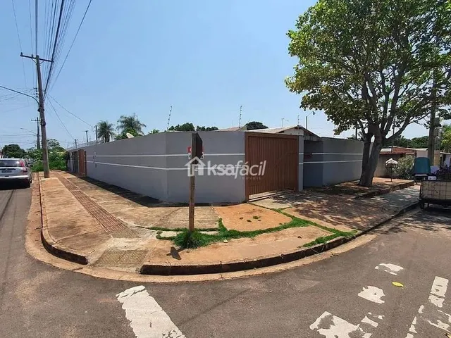 Imagem: Casa com 4 Dormitórios À Venda, 188 M²