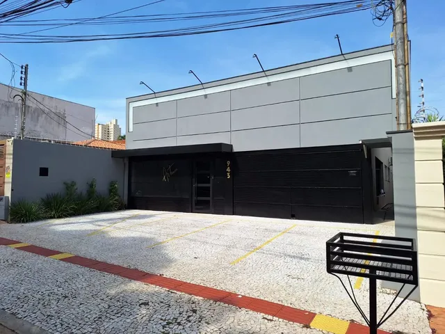 Imagem: A casa possui 5 Dormitórios, 3 Suítes, 5 Banheiros, 4