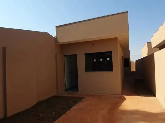Imagem: A casa possui 2 Dormitórios, 1 Suíte, 2 Banheiros, 2