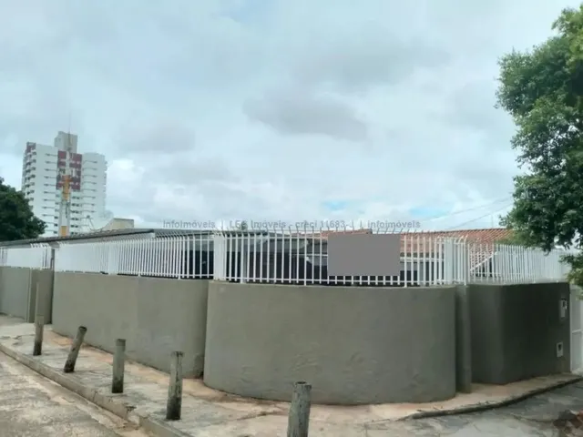 Imagem: A casa possui 4 Dormitórios, 4 Suítes, 5 Banheiros,
