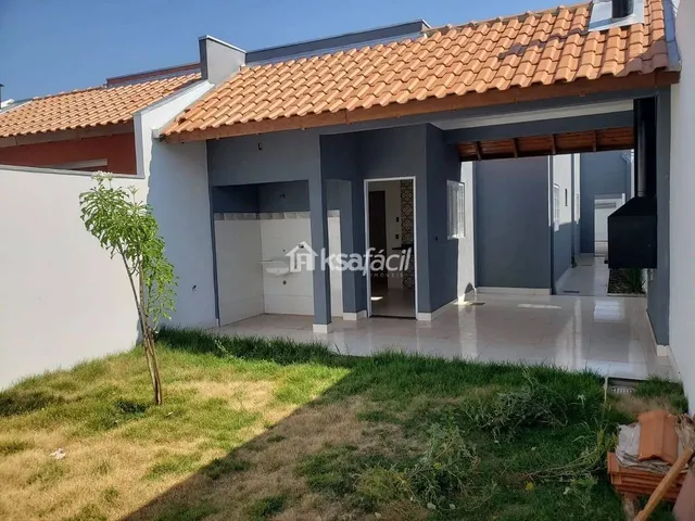 Imagem: A casa possui 2 Dormitórios, 2 Banheiros, 1 Vaga na