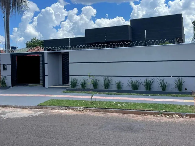 Imagem: Linda Casa com Amplo Espaço na Mata do