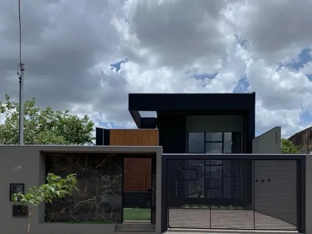 Imagem: A casa possui 2 Dormitórios, 1 Suíte, 4 Banheiros, 3