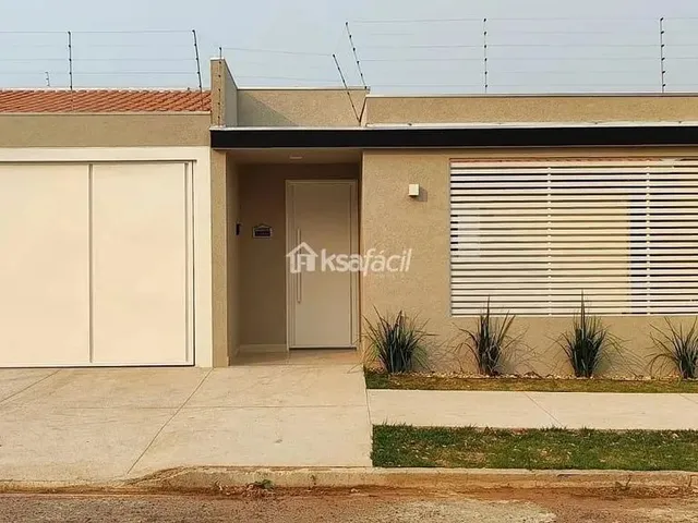 Imagem: A casa possui 3 Dormitórios, 3 Banheiros, 166m² de Área