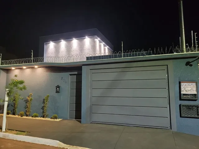 Imagem: A casa possui 3 Dormitórios, 1 Suíte, 2 Banheiros, 2