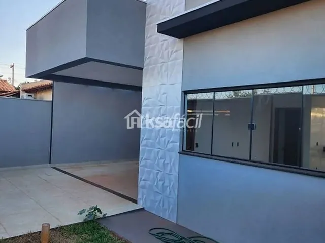 Imagem: A casa possui 3 Dormitórios, 3 Banheiros, 124m² de Área