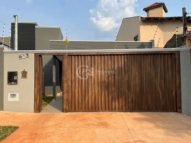 Imagem 1: Imóvel de Luxo na Vila Planalto: Casa com 3 Quartos, 3 Suítes, 1 Sala e 2 Vagas De