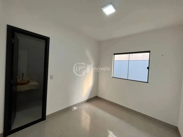 Imagem 9: Imóvel de Luxo na Vila Planalto: Casa com 3 Quartos, 3 Suítes, 1 Sala e 2 Vagas De