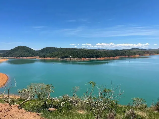 Imagem: Jacareí em Crescimento Garanta Seu Terreno