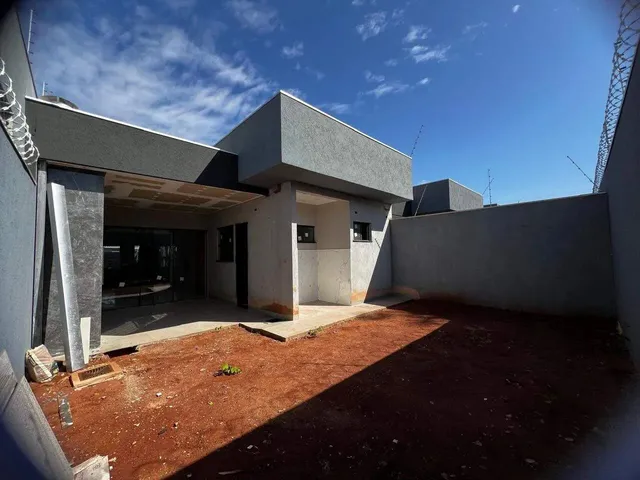 Imagem: Casa Térrea com 03 Suítes e Piscina no