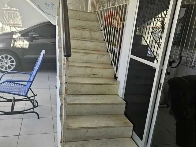 Imagem 2: Casa em Rua Pública - Suíssa [26152