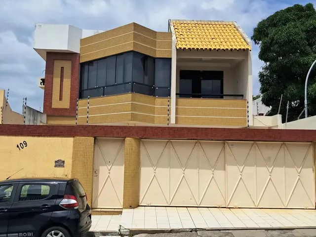 Imagem: Ref.347 Casa de Alto Padrão, com 4/4, 2