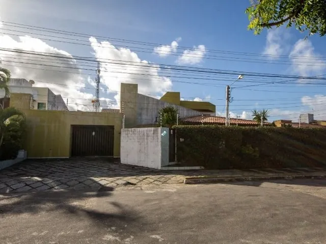 Imagem: Casa Duplex com Piscina na Coroa do Meio