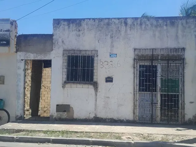 Imagem: A casa possui 2 Dormitórios, 2 Banheiros, 210m² de Área
