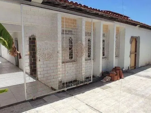 Imagem: Casa À Venda em Rua Pública