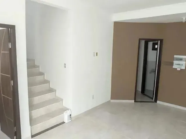 Imagem: Casa À Venda em Rua Pública