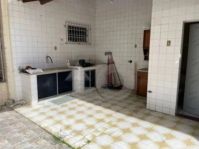 Imagem 12: Casa de 448M² no Bairro Santo Antônio com 5 Quartos, Sendo 1 Suíte