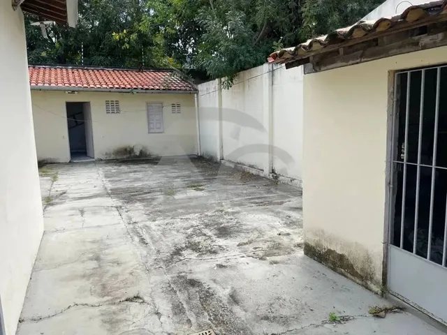 Imagem 8: Casa de 448M² no Bairro Santo Antônio com 5 Quartos, Sendo 1 Suíte