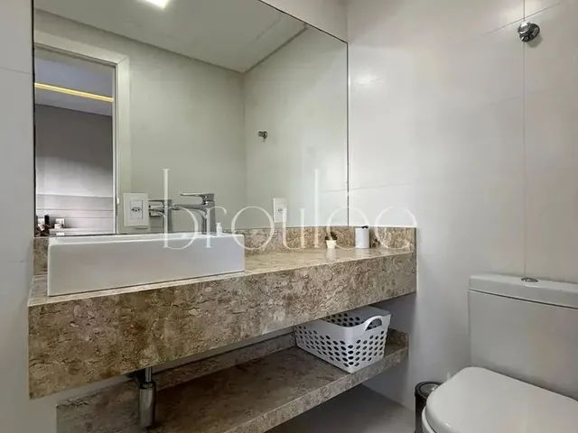 Imagem 10: Apartamento Mobiliado com Vista Mar na Praia Brava para Locação/Aluguel Anual