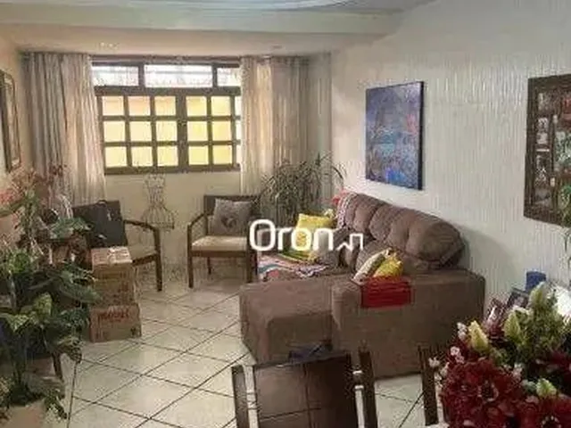 Imagem: Sobrado com 4 Dormitórios À Venda, 202