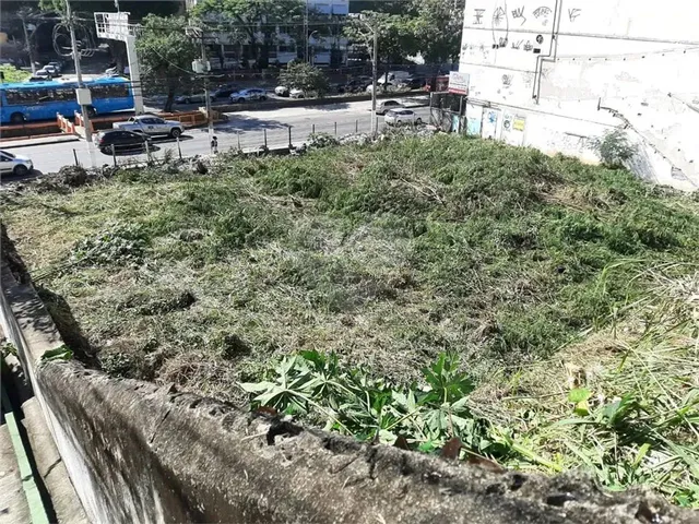 Imagem: Terreno À Venda em Fonseca - Rj