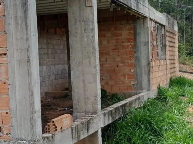 Imagem 5: Lote em Construção