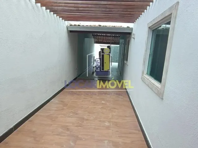 Imagem 2: Vendo Casa Térrea de 3 Quartos Sendo 2 Suites, Área Gourmet com Churrasqueira Garagem