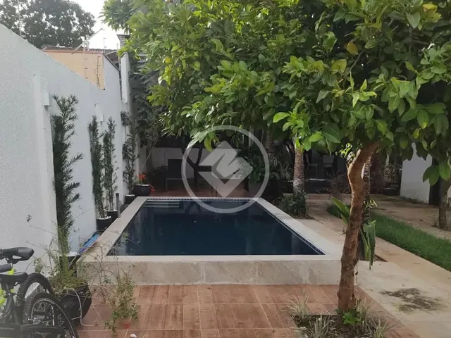Imagem 4: Casa no Centro de Várzea Grande, 1 Km do Aeroporto, Casa com Piscina, Quarto com Banheira