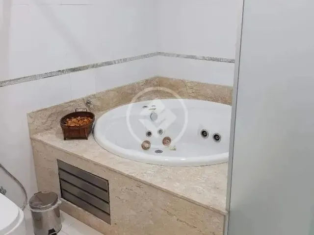 Imagem 15: Casa no Centro de Várzea Grande, 1 Km do Aeroporto, Casa com Piscina, Quarto com Banheira