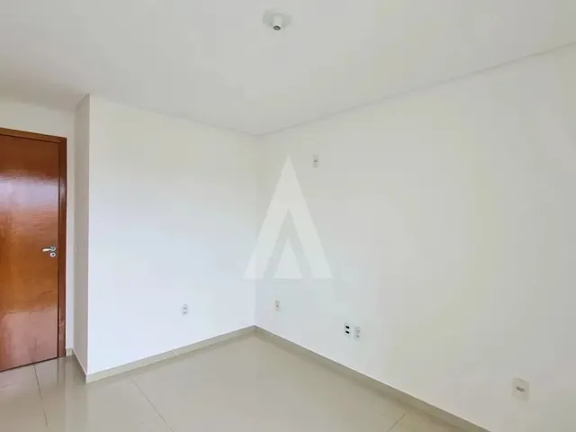 Imagem 13: Geminado com 2 Quartos, Sendo 1 Deles com Sacada, 1 Banheiro Social e 2 Vaga de Garagem No