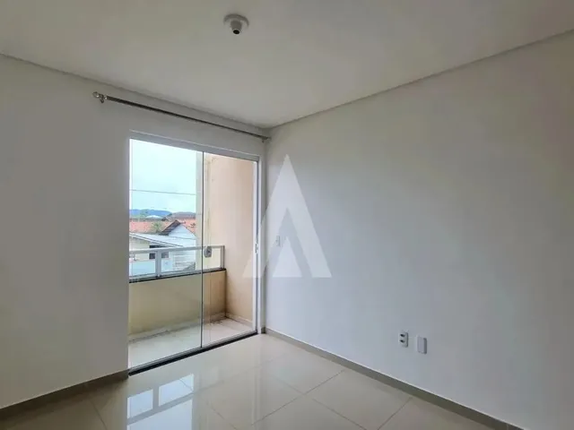 Imagem 6: Geminado com 2 Quartos, Sendo 1 Deles com Sacada, 1 Banheiro Social e 2 Vaga de Garagem No