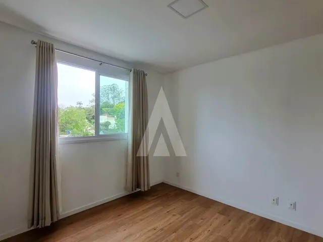 Imagem 7: Apartamento com 2 Quartos, Sendo 1 Suíte, Sacada com Churrasqueira e Elevador no Bairro