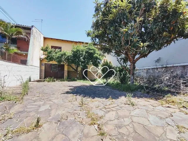 Imagem: Casa À Venda e Locação no Centro Conforto