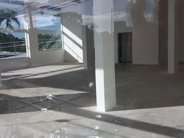 Imagem 2: Oportunidade Única: Loja Comercial no Centro Profissional Lusitano