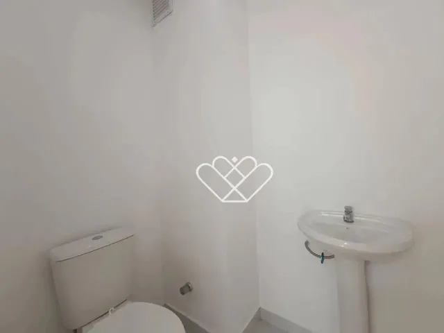 Imagem 3: Sala Comercial no Centro: Oportunidade Imperdível para Seu Negócio!