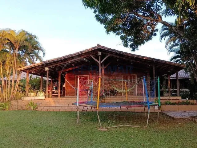 Imagem: Casa 4 Quartos, 2 Suítes, Varanda, em Lote