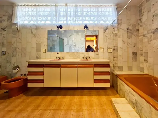 Imagem 10: Casa 5 Quartos - Varanda - Aquecimento Solar - Piscina - Jardim